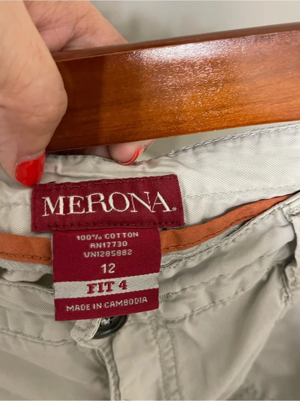 Merona Women’s Casual Relaxed Fit Light Tan Cargo Capris Size 12